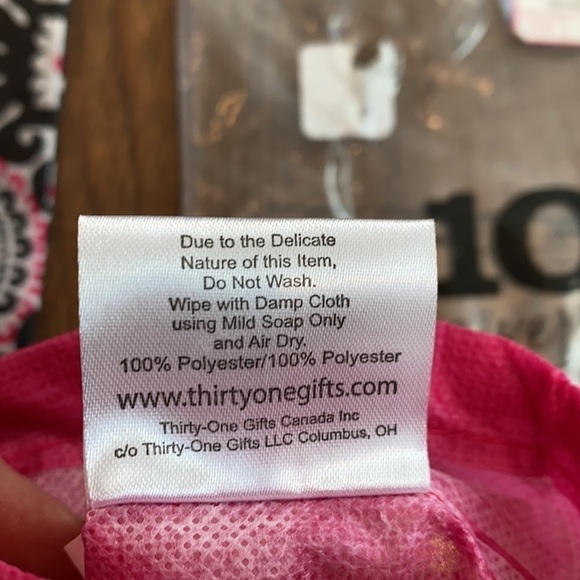 Thirty One Timeless Memory Pouch pink pop medallion NEW - Picture 8 of 8